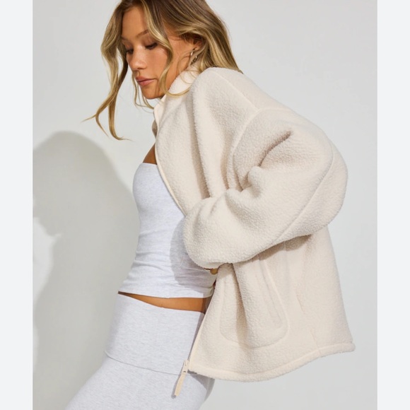 Garage Jackets & Blazers - GARAGE Sherpa Fleece Full Zip Jacket Perfect Pearl NWT Size L-XL